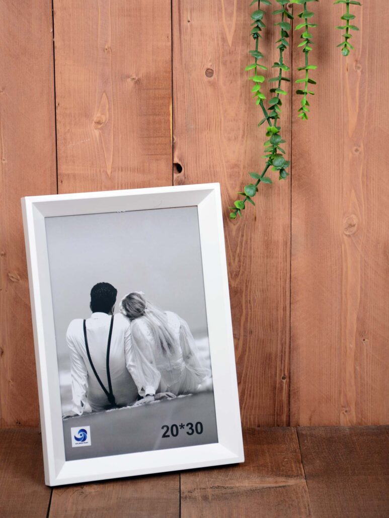 قاب 20*30 سفیدشیبدار